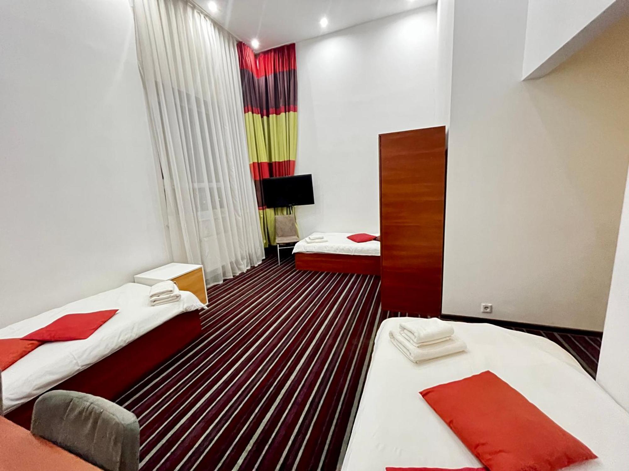 Hotel Kalyna Kharkiv Exterior photo